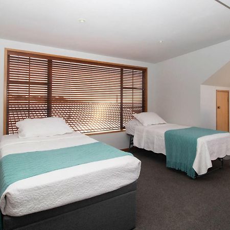 Beachfront Bliss On Wanaka Terrace Support Local Villa New Plymouth Exterior photo