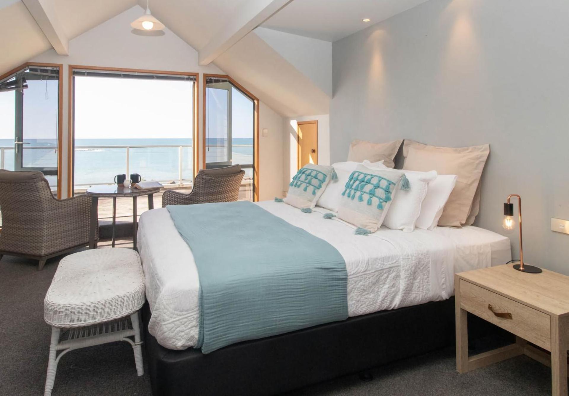 Beachfront Bliss On Wanaka Terrace Support Local Villa New Plymouth Exterior photo