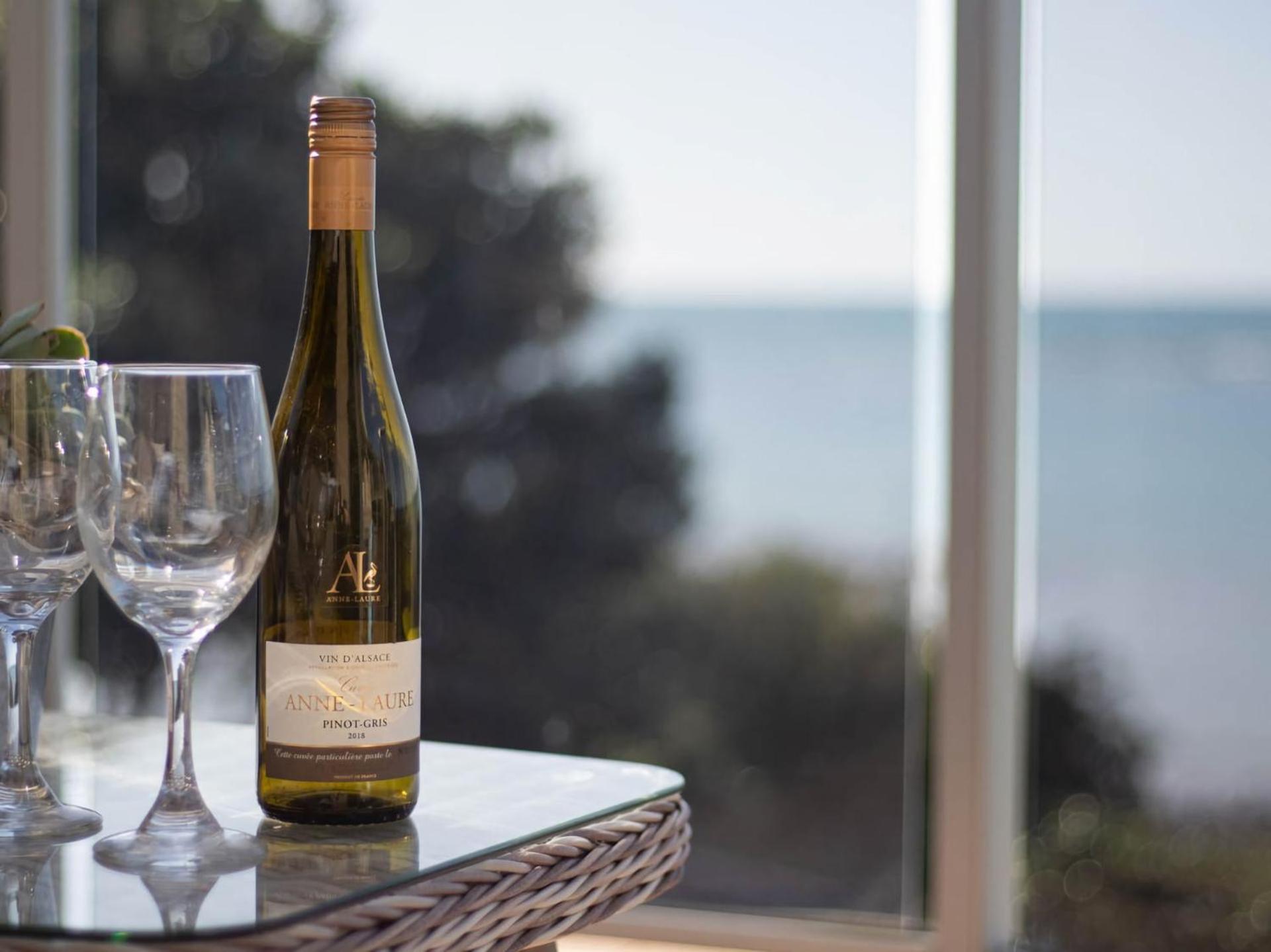 Beachfront Bliss On Wanaka Terrace Support Local Villa New Plymouth Exterior photo